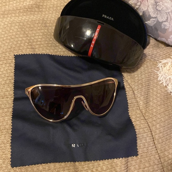 🌹♣️🌹NWOT PRADA Gold Polarized Sunglasses - Picture 15 of 16